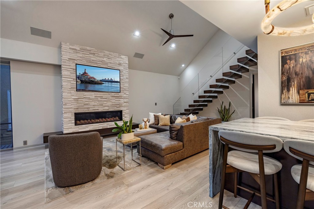 29 W Neapolitan Property Photo 8