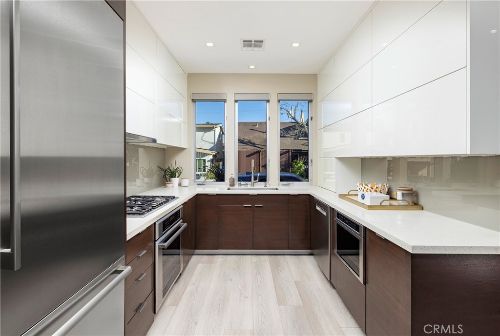 29 W Neapolitan Property Photo 9