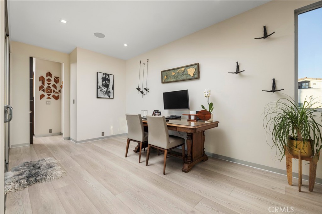 29 W Neapolitan Property Photo 15