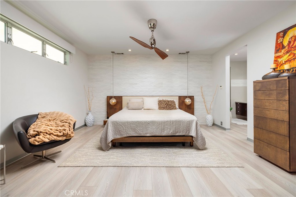 29 W Neapolitan Property Photo 16
