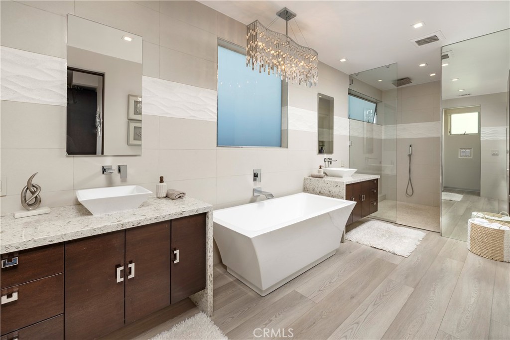 29 W Neapolitan Property Photo 18