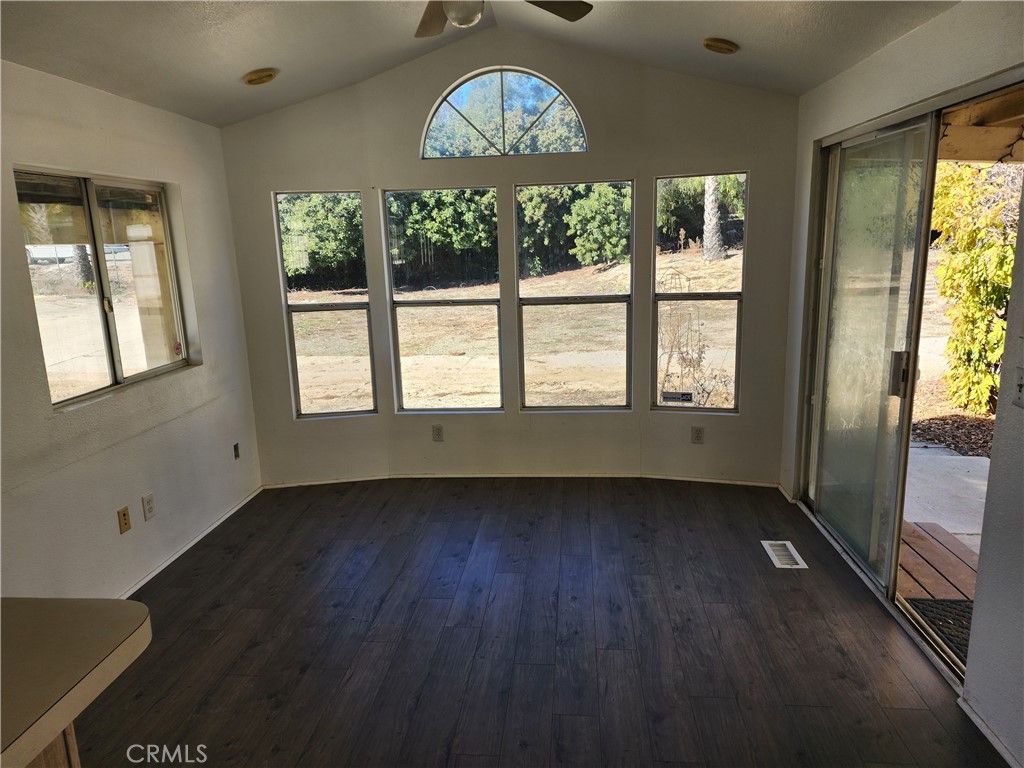 25063 Monroe Avenue Property Photo 14