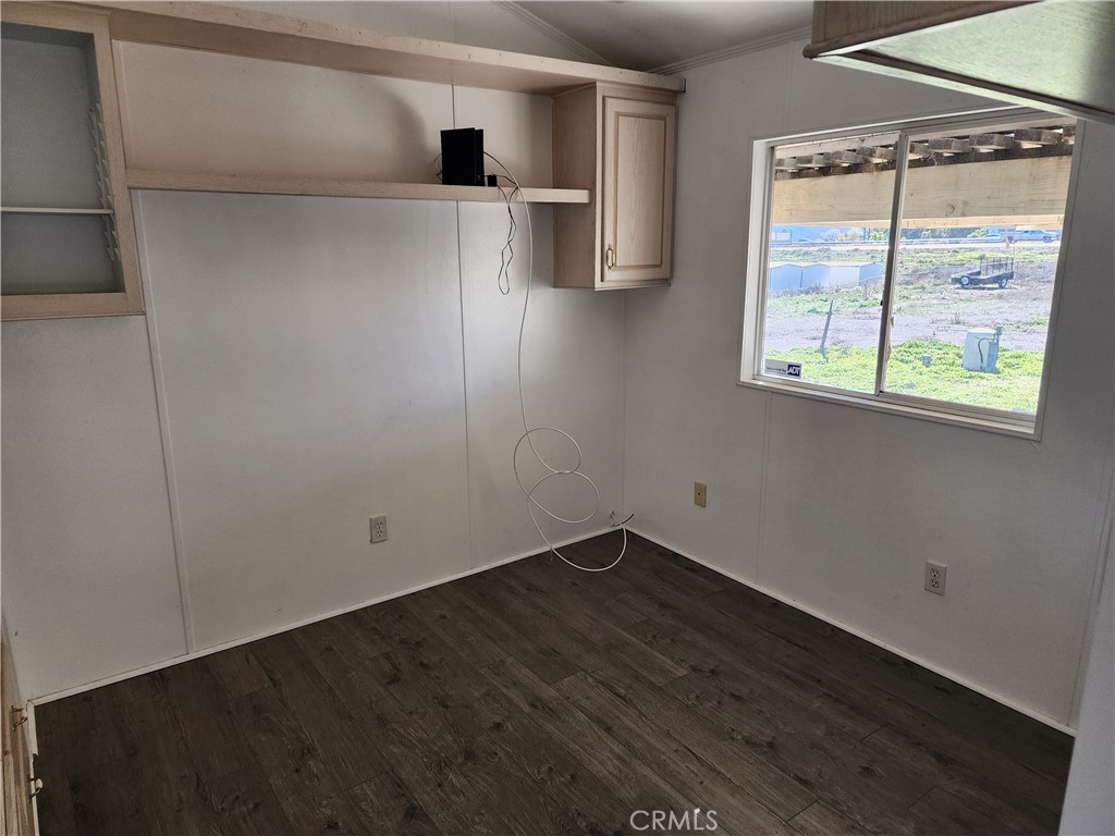 25063 Monroe Avenue Property Photo 15