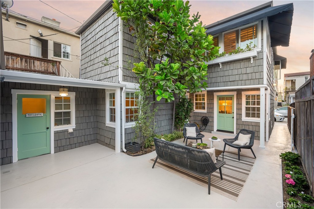 44 59th Property Photo 1