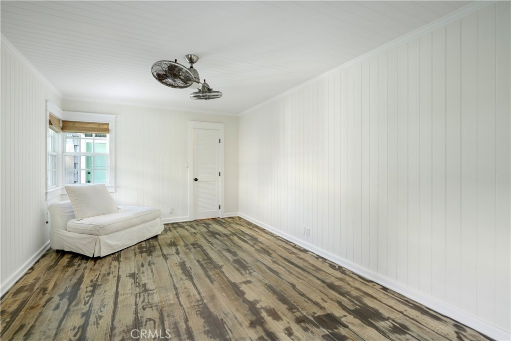 44 59th Property Photo 23