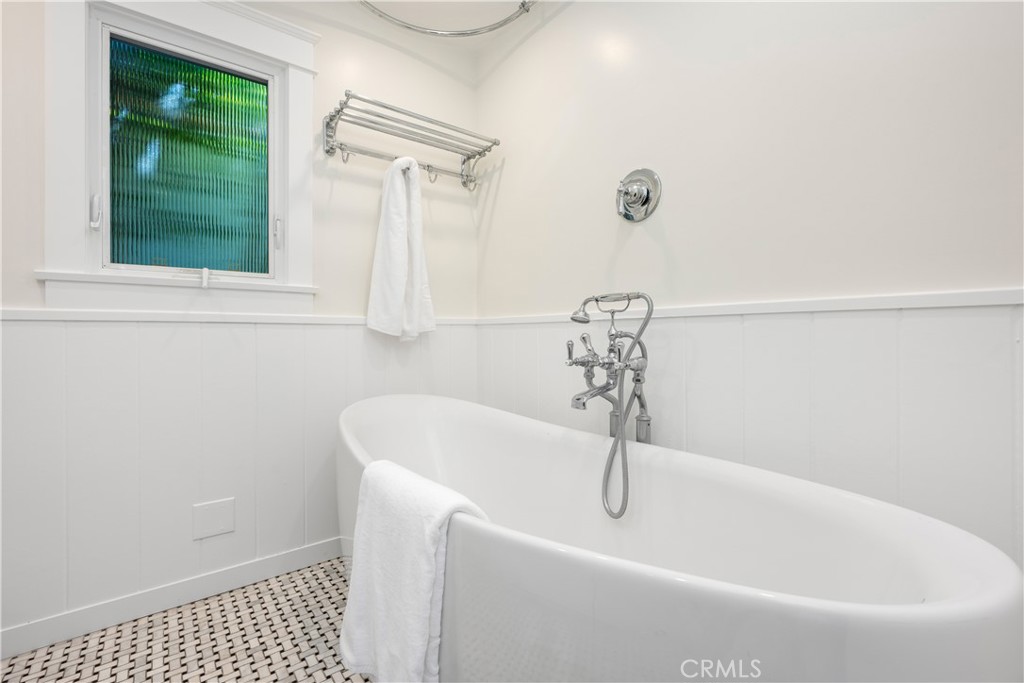44 59th Property Photo 36