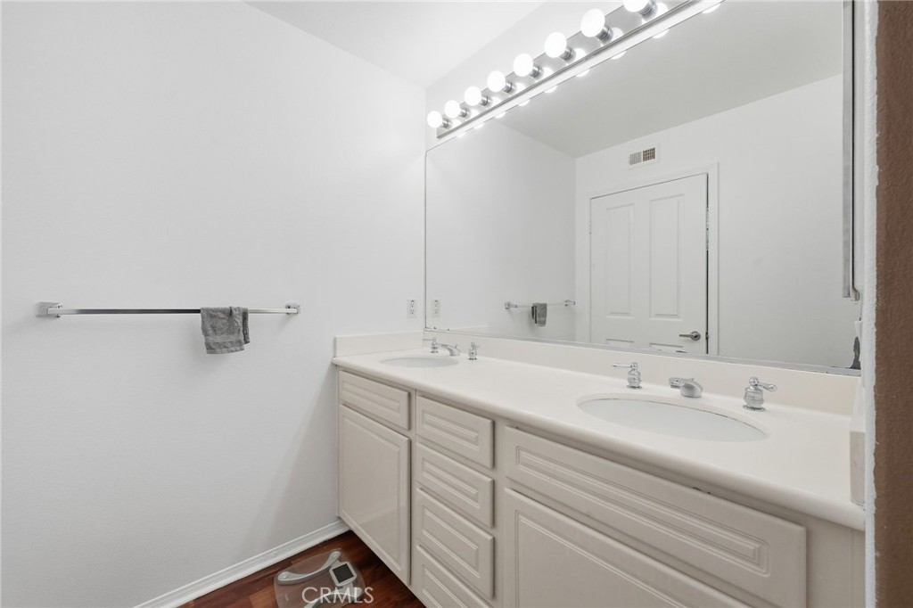 902 Solvay Aisle Property Photo 25