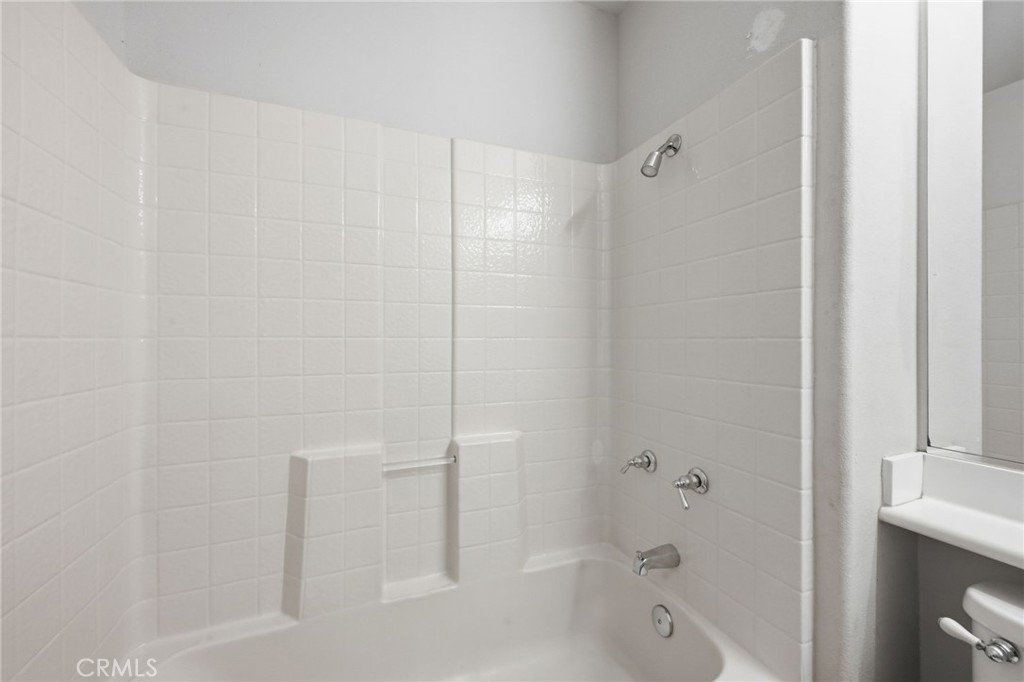 902 Solvay Aisle Property Photo 26