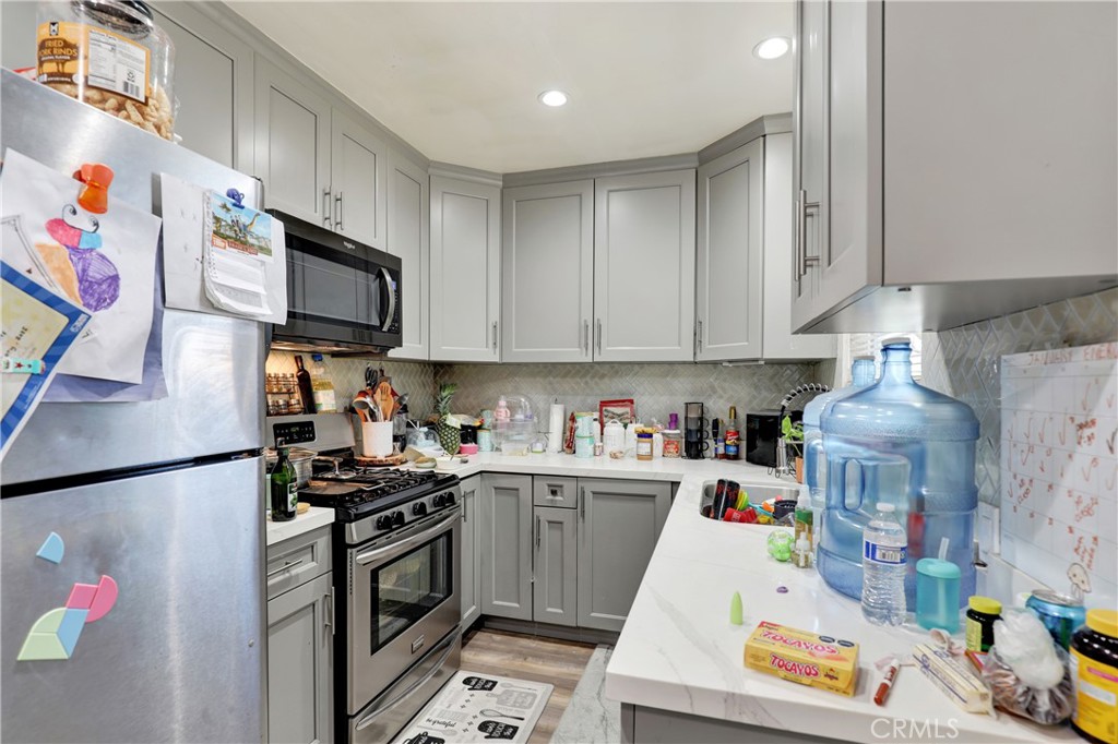 291 W Artesia Street Property Photo 17