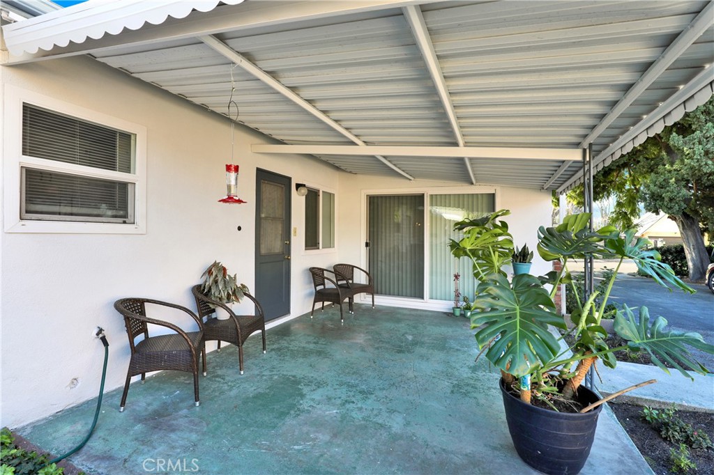 291 W Artesia Street Property Photo 27