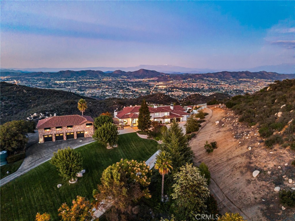 37730 Via Baya Property Photo 4