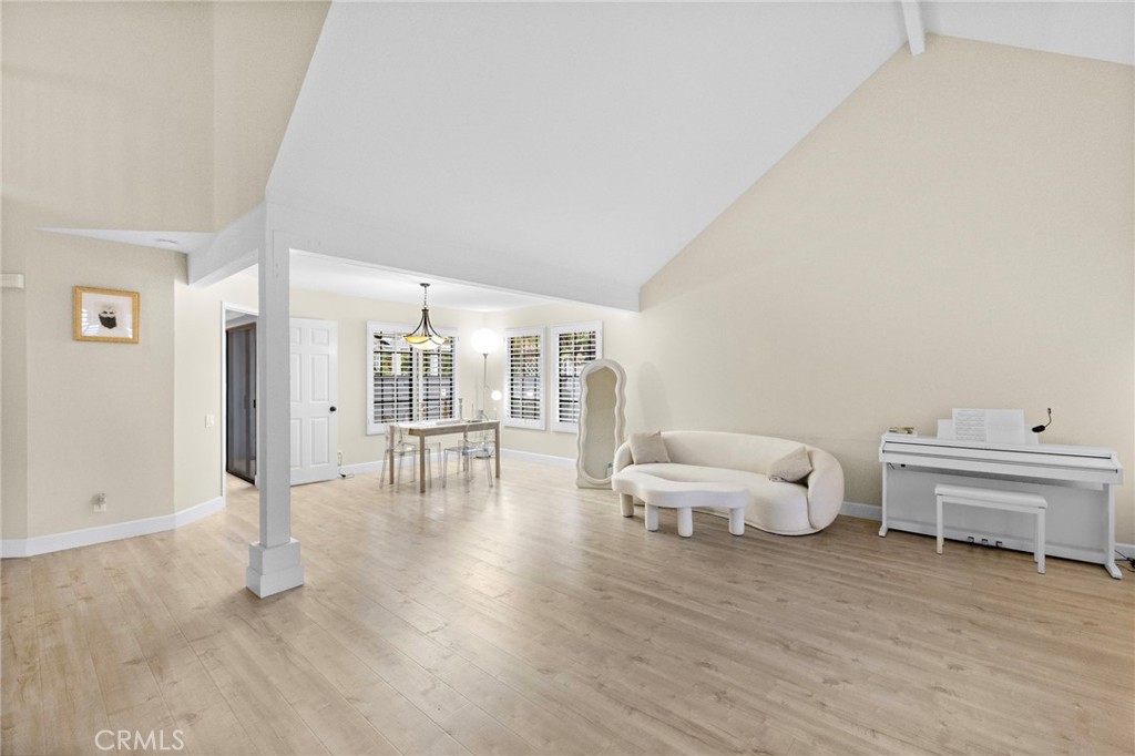 6 Fieldflower Property Photo 6