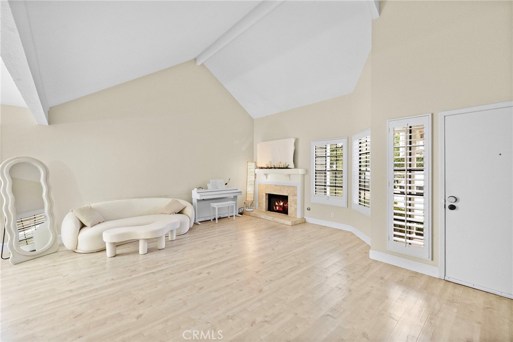 6 Fieldflower Property Photo 7