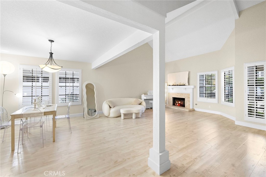 6 Fieldflower Property Photo 9