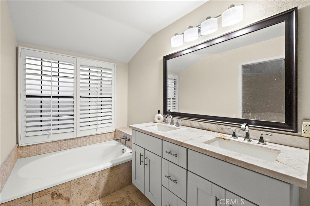 6 Fieldflower Property Photo 27