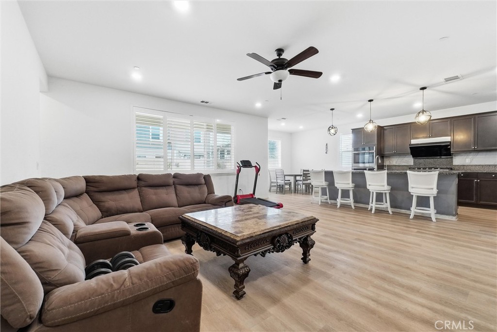 4010 S Bowery Property Photo 8