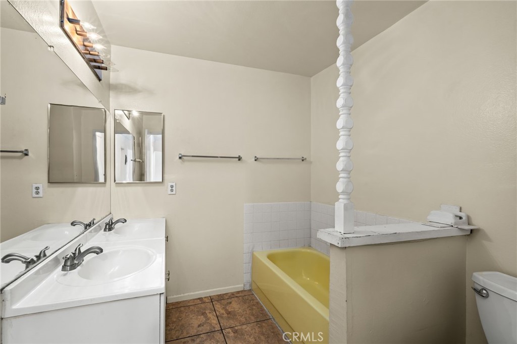 2011 W Katella 3 Property Photo 27