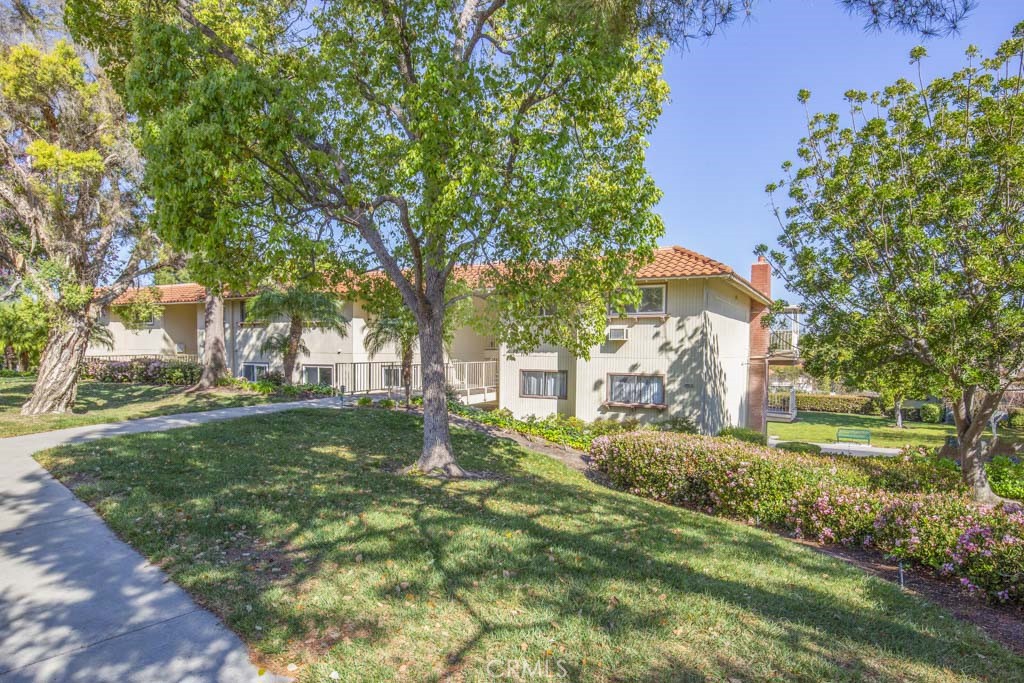 860 Ronda Mendoza D Property Photo 1
