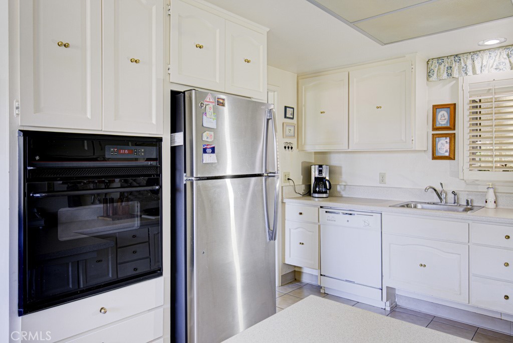 860 Ronda Mendoza D Property Photo 16
