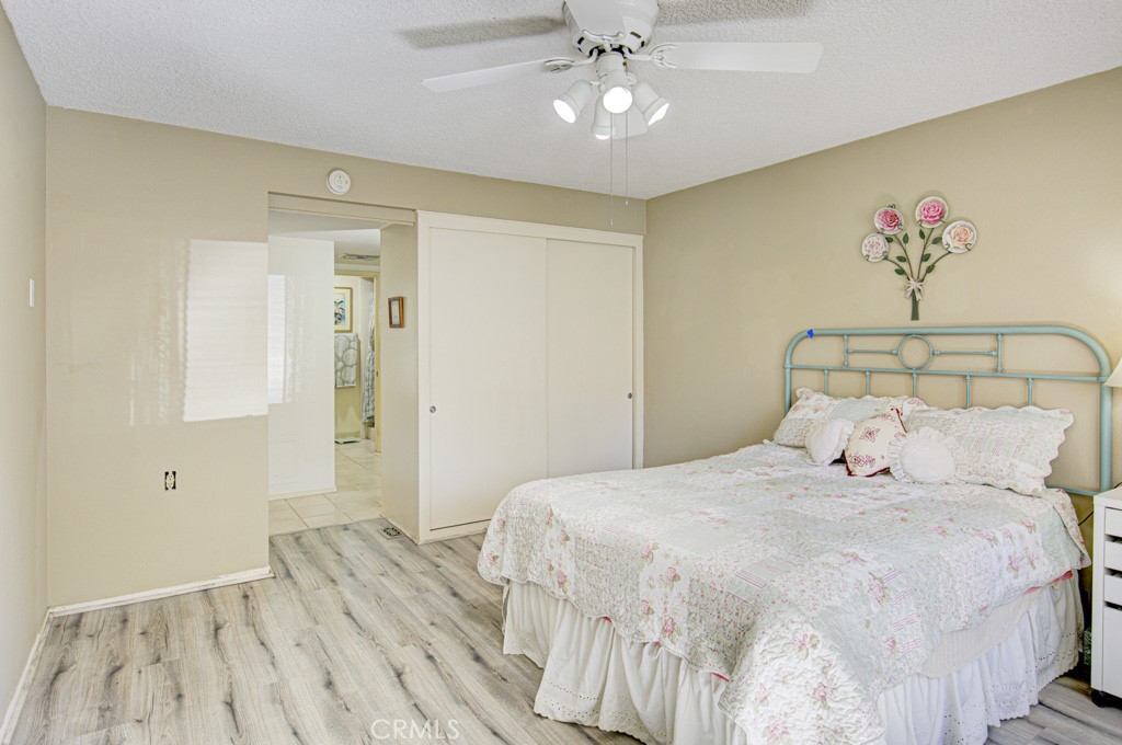 860 Ronda Mendoza D Property Photo 23