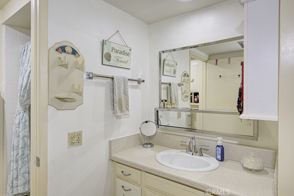 860 Ronda Mendoza D Property Photo 25