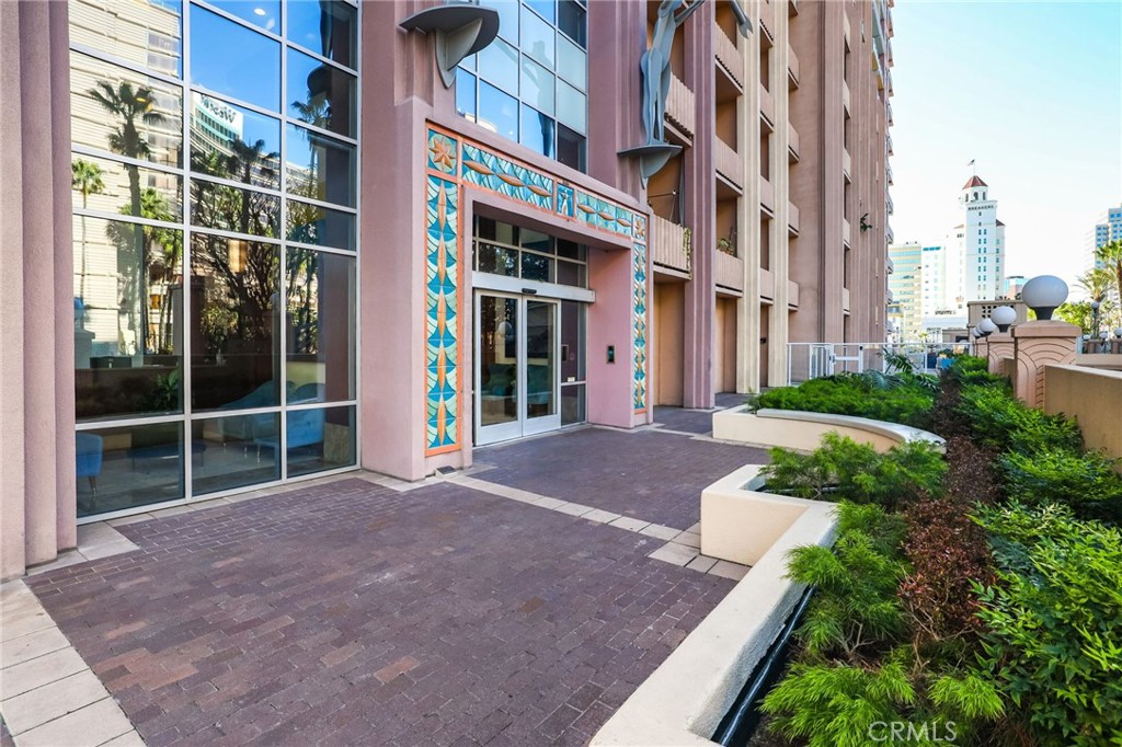 388 E Ocean Boulevard 305 Property Photo 4