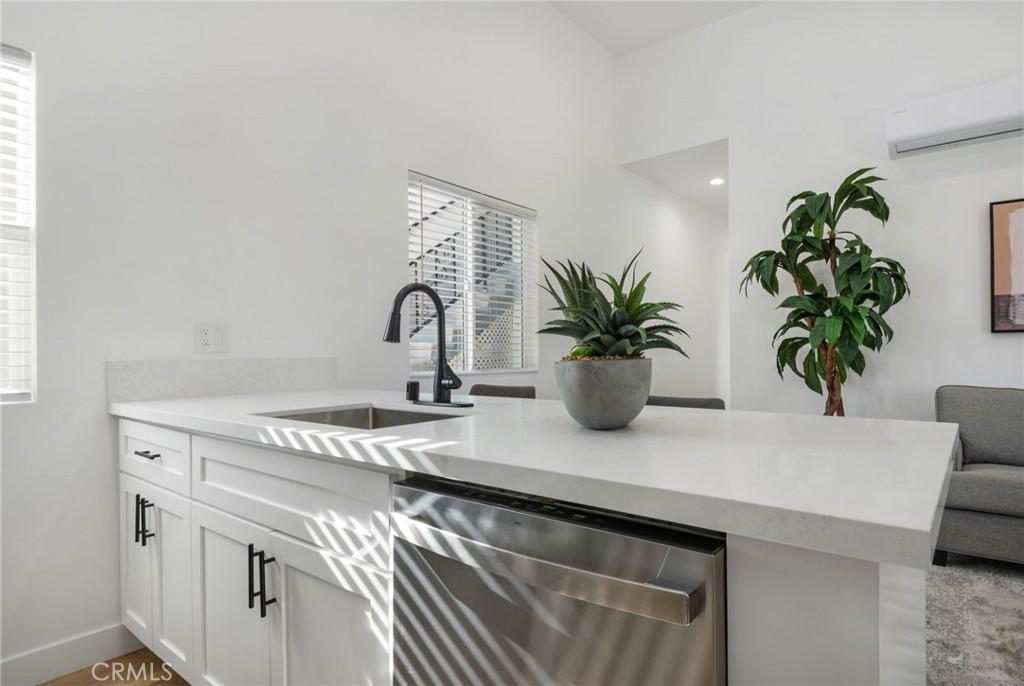 12571 Kensington Lane Property Photo 12