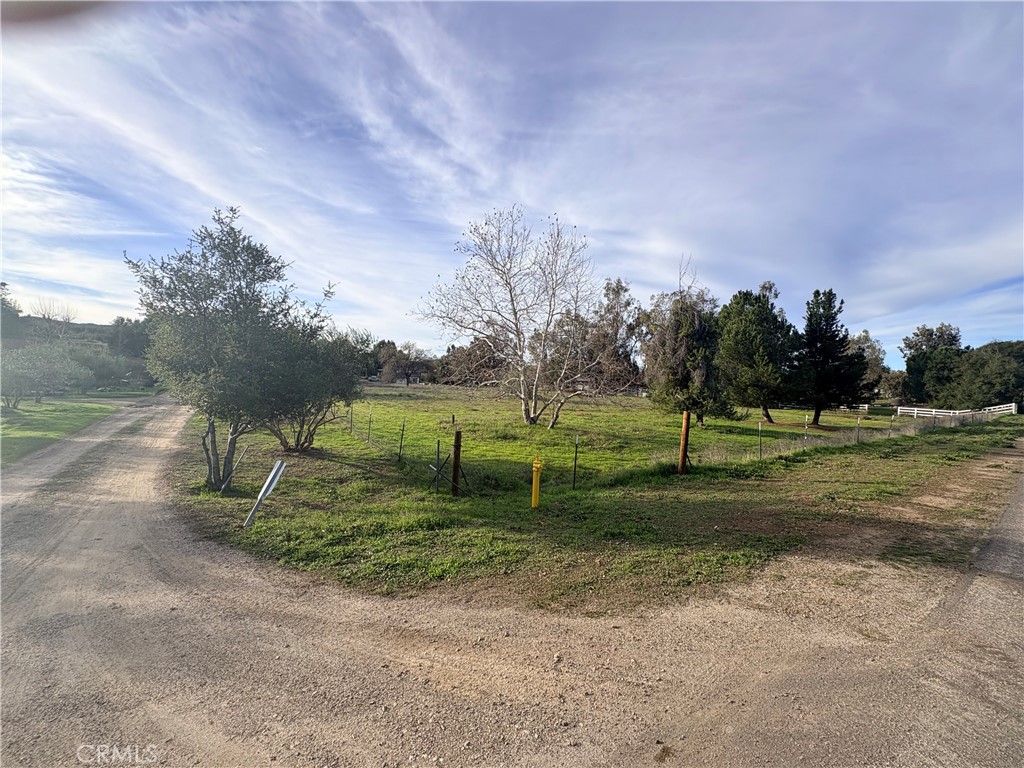 33 RODEO RD Property Photo 1