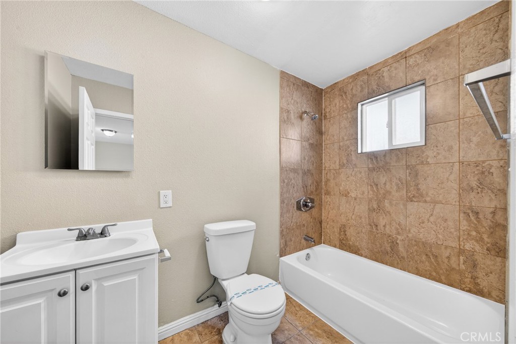 1905 E Palmer Property Photo 25