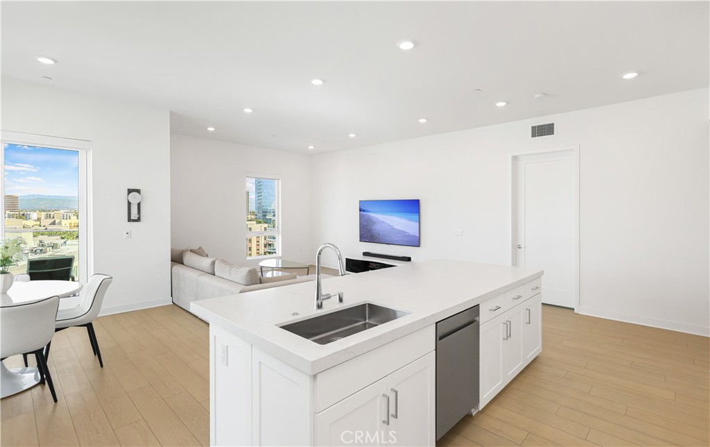 3700 Rivington Property Photo 9