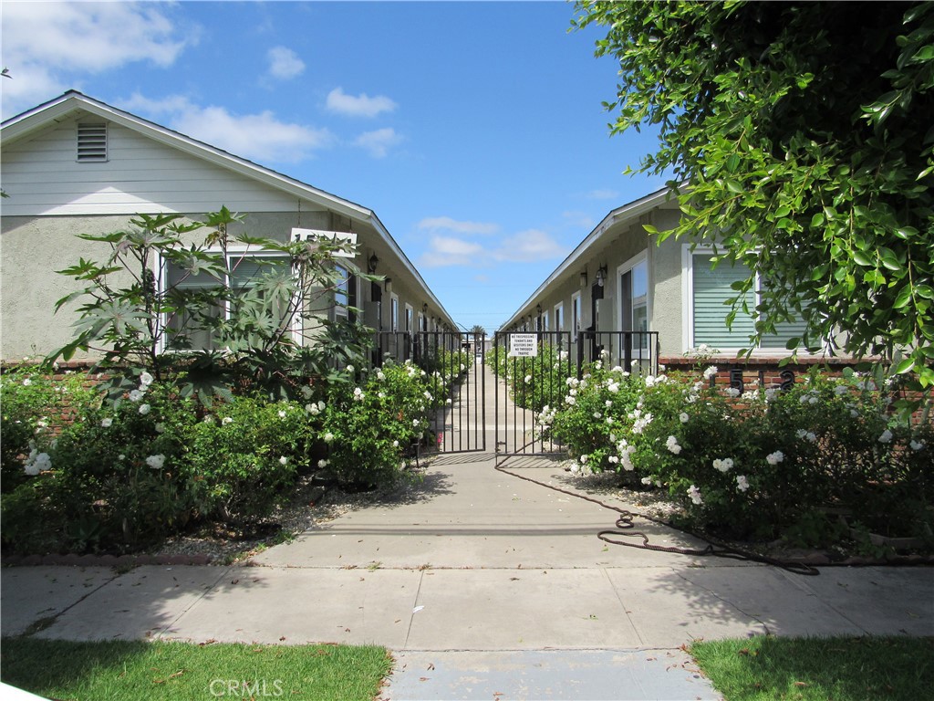 15121 Van Buren Property Photo 3