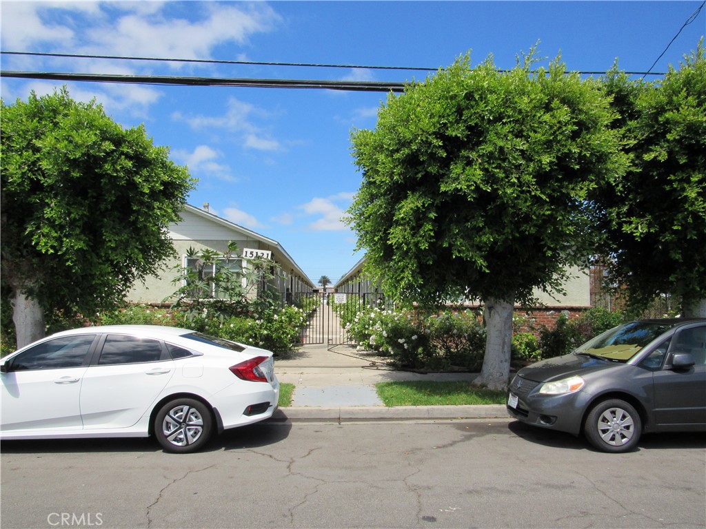 15121 Van Buren Property Photo 4