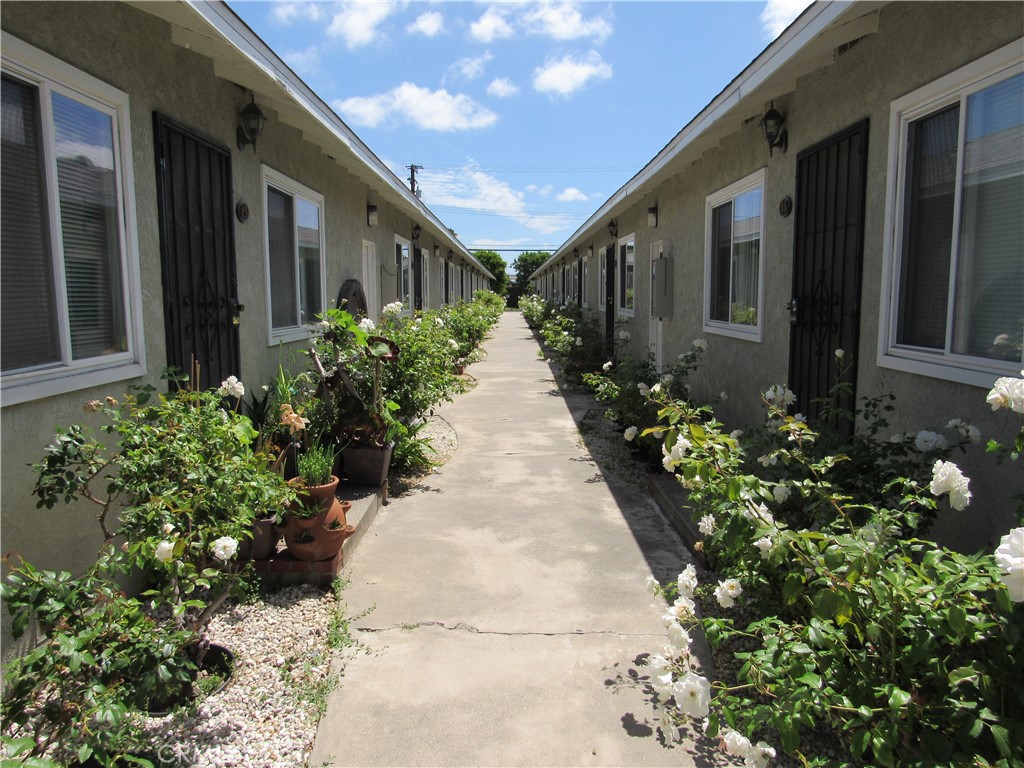 15121 Van Buren Property Photo 7