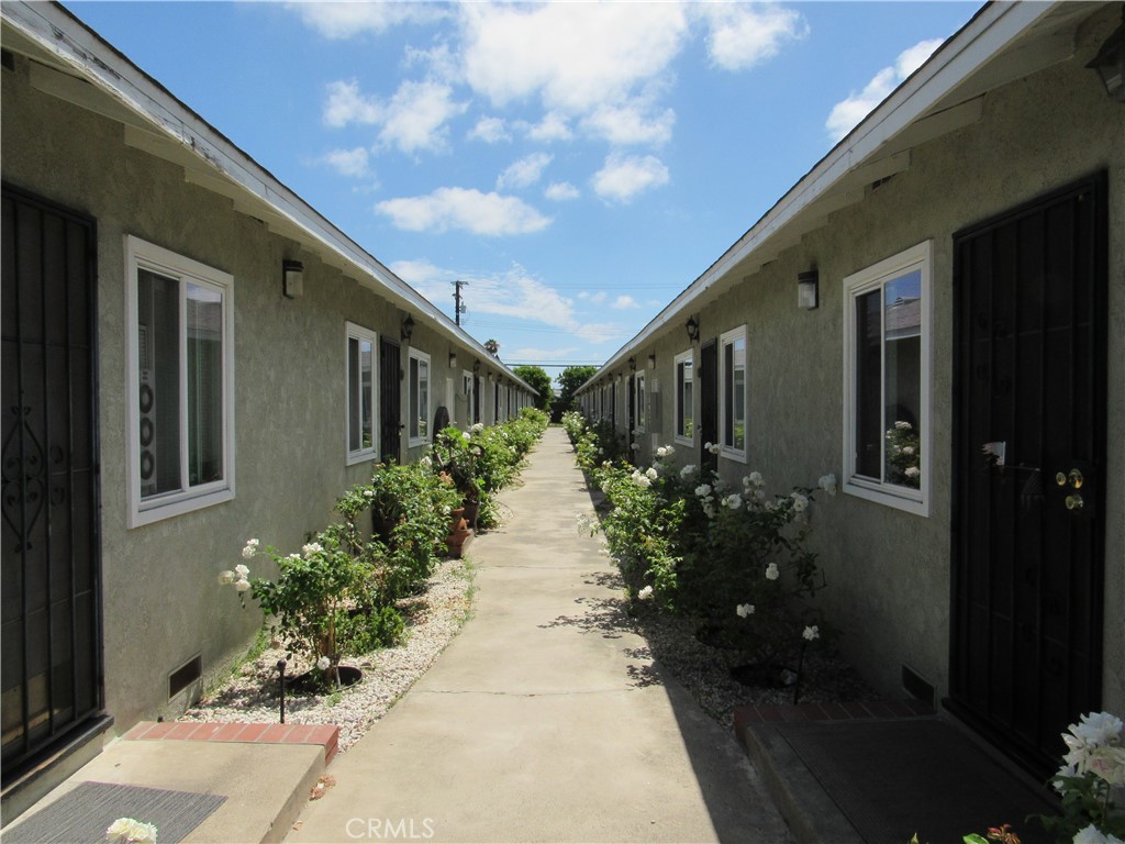 15121 Van Buren Property Photo 9
