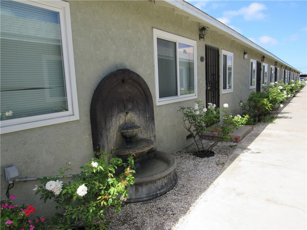 15121 Van Buren Property Photo 10