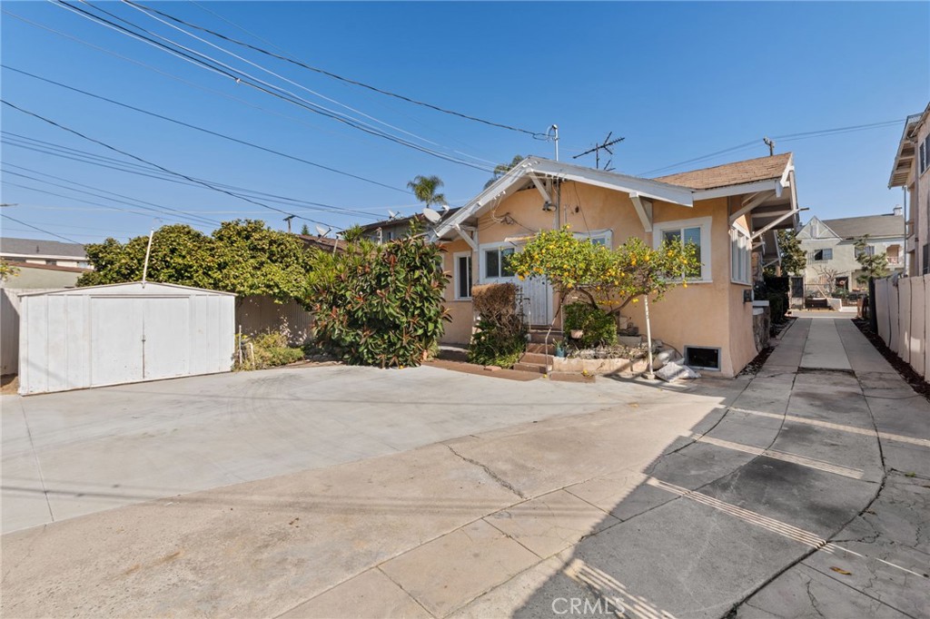 3959 Denker Avenue Property Photo 2