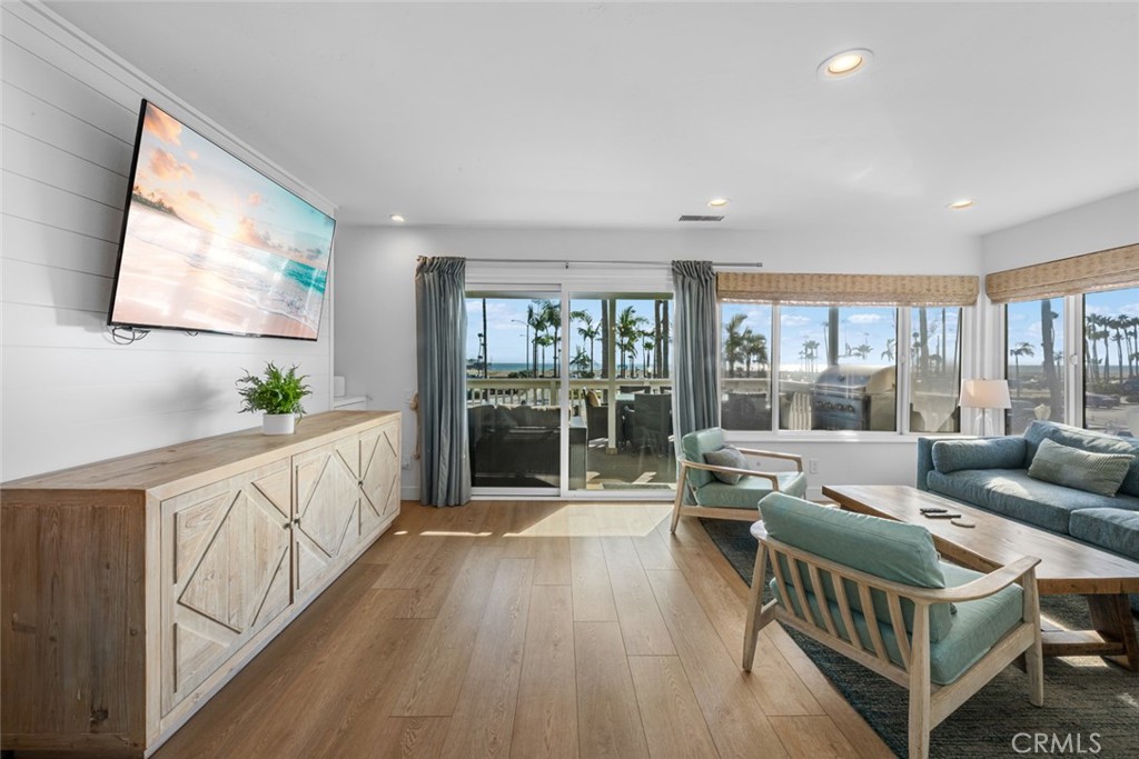 700 E Oceanfront Property Photo 32