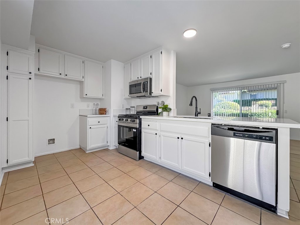 1365 Crafton Property Photo 3