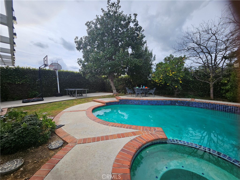 5735 Stonecrest Property Photo 4