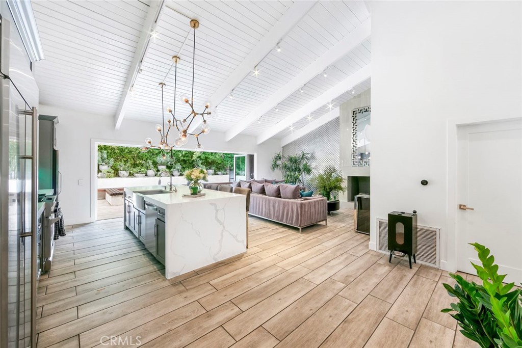 13692 Jenet Property Photo 3