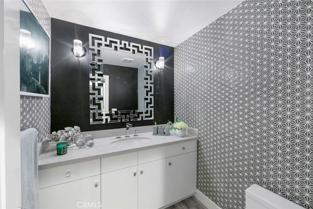 13692 Jenet Property Photo 9