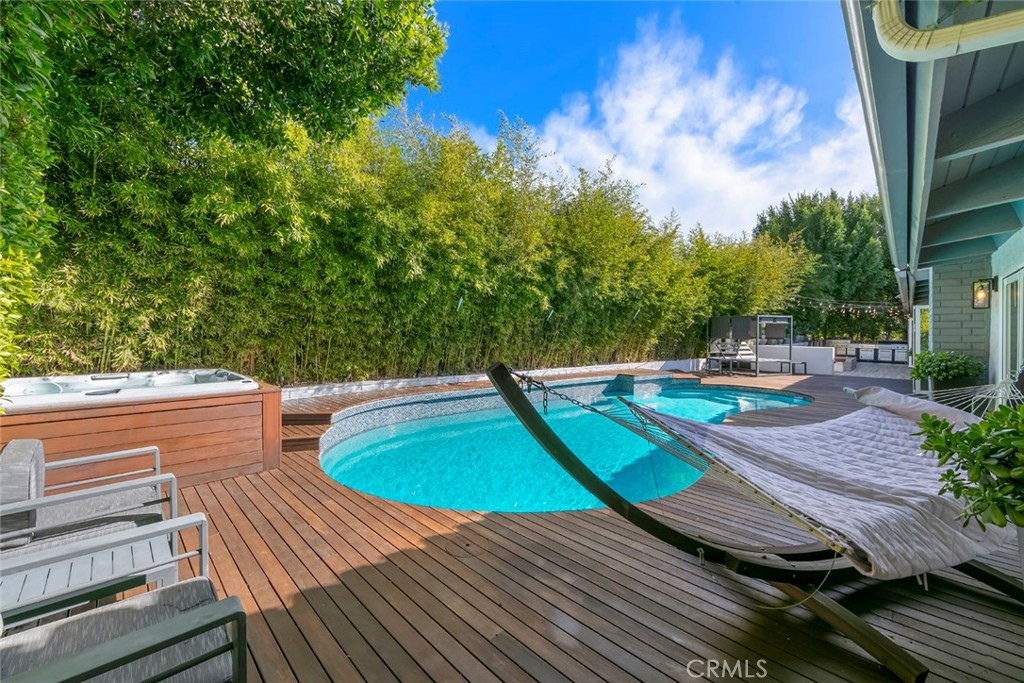 13692 Jenet Property Photo 23