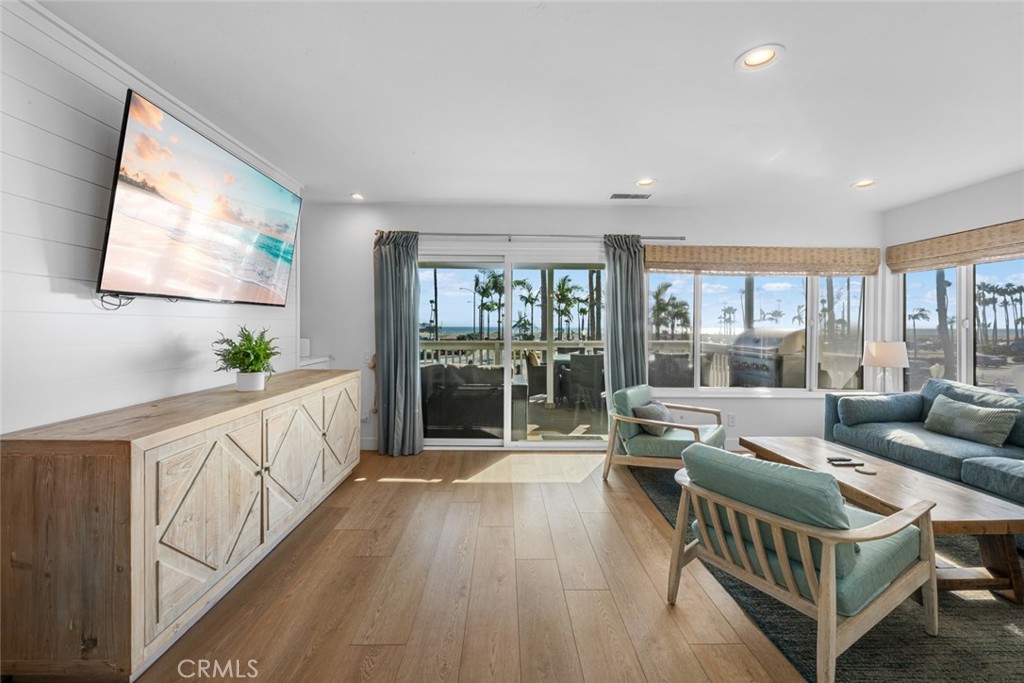 700 E Oceanfront Property Photo 32