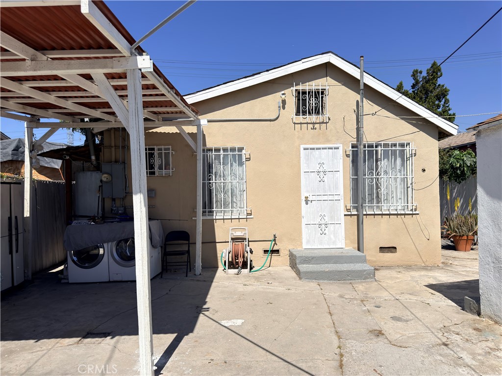 1318 E 100th Street Property Photo 10