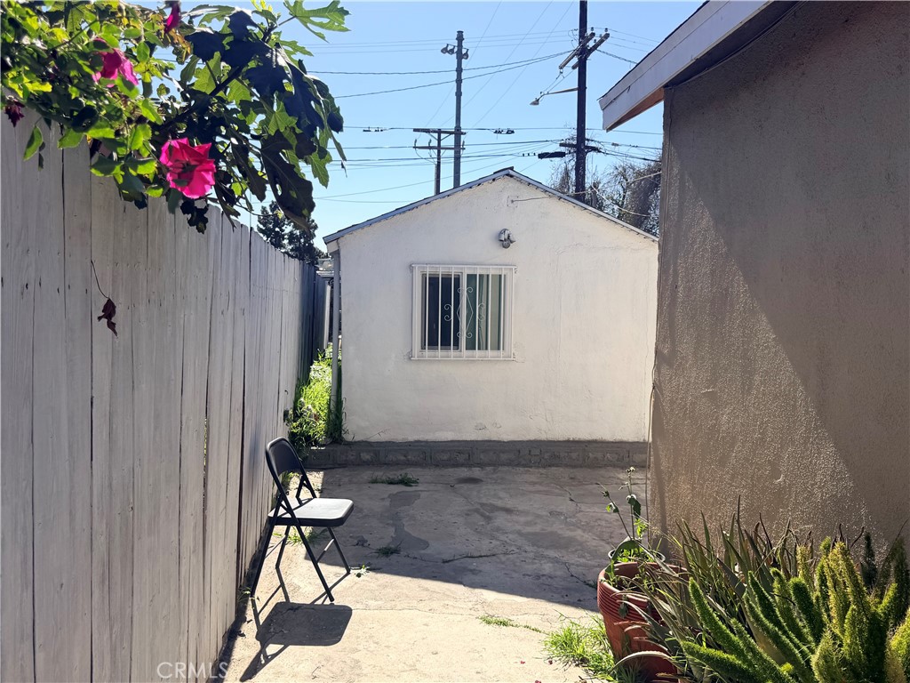 1318 E 100th Street Property Photo 11