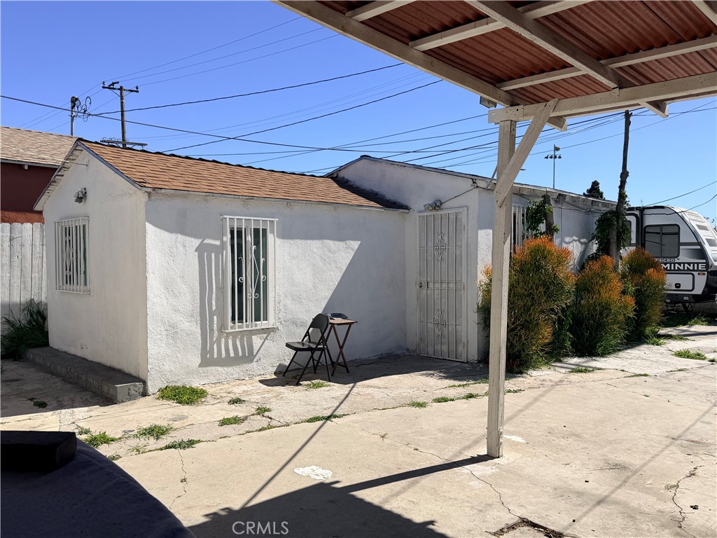 1318 E 100th Street Property Photo 16