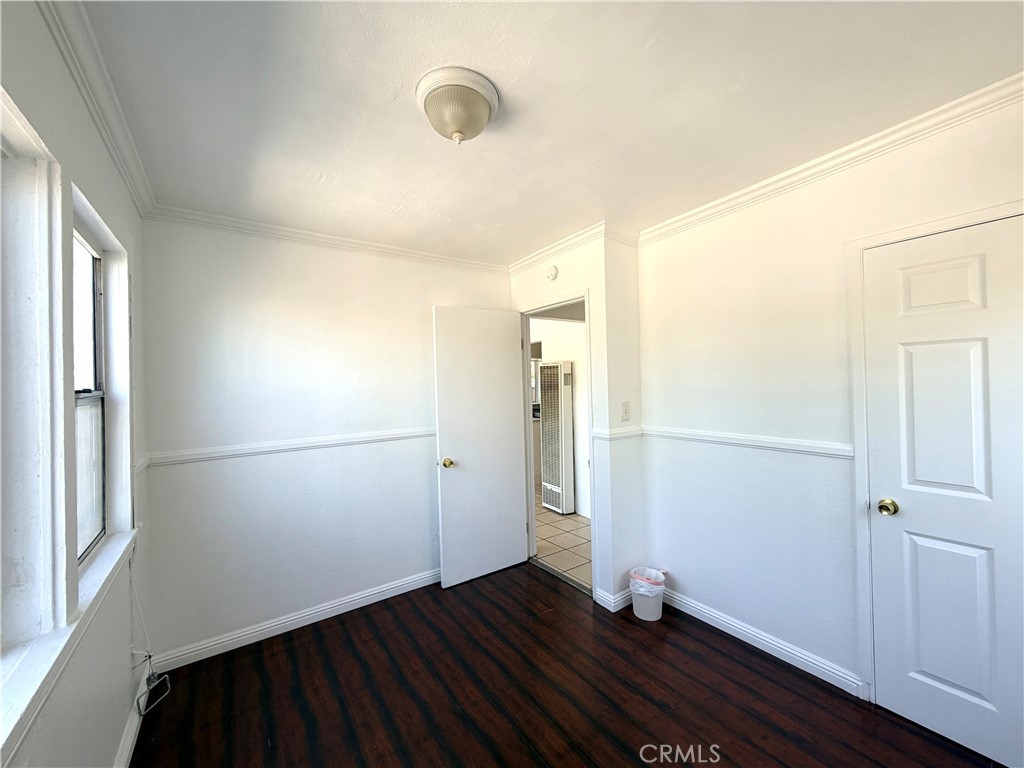 1318 E 100th Street Property Photo 18