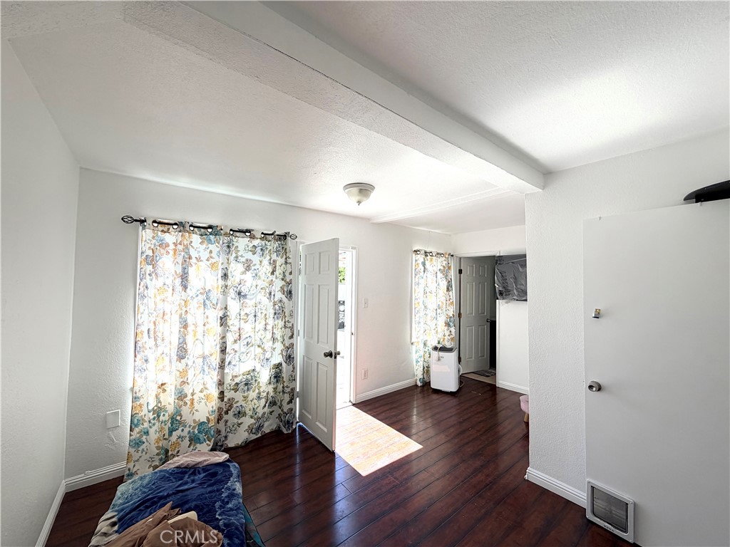 1318 E 100th Street Property Photo 28