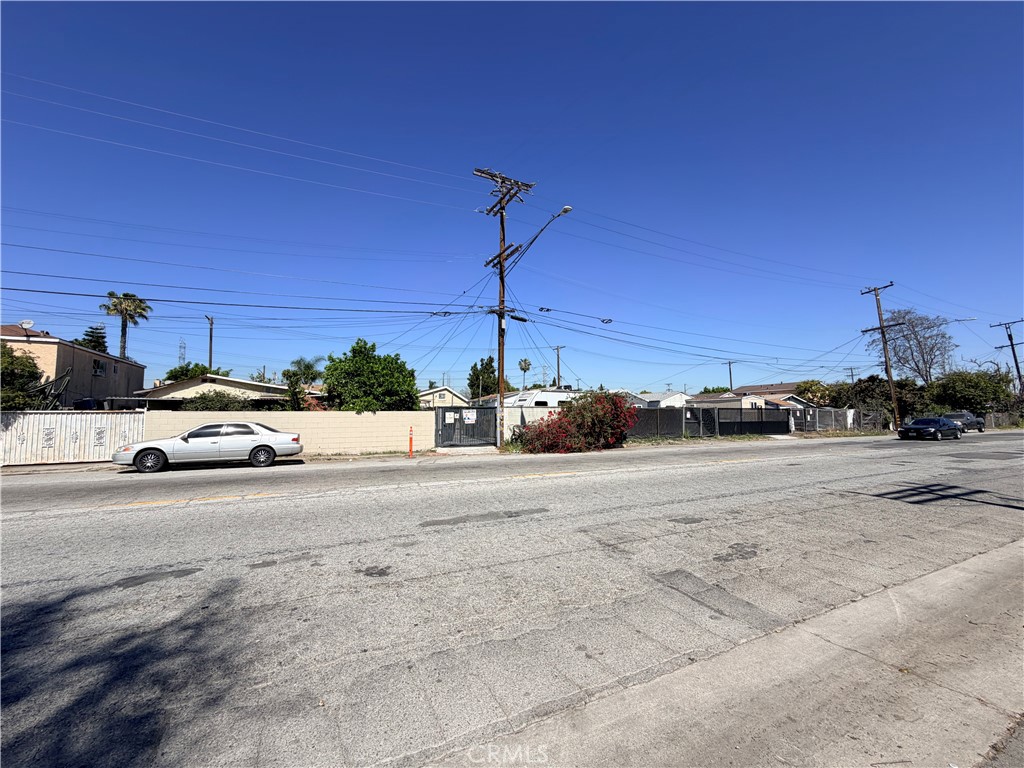 1318 E 100th Street Property Photo 45