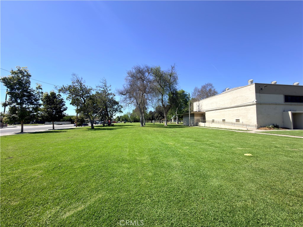 1318 E 100th Street Property Photo 49